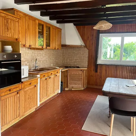 Les Combres Oda ve Kahvaltı La Dagueniere